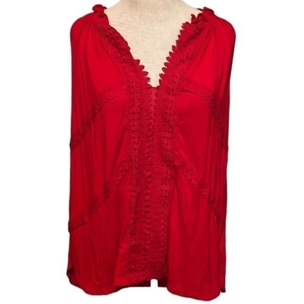 Elie Tahari sleeveless v neck women’s blouse color red size medium